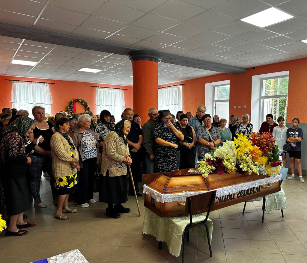 На війні загинув Валерій Корнієнко: Волочиська громада попрощалася з Героєм Фото: Волочиська міська рада